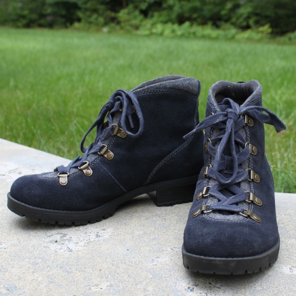 clarks water resistant boots